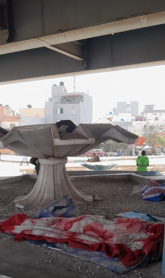 La vie sous les pontons de Dakar